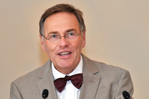 RA Prof. Dr. Reinhold Schlothauer